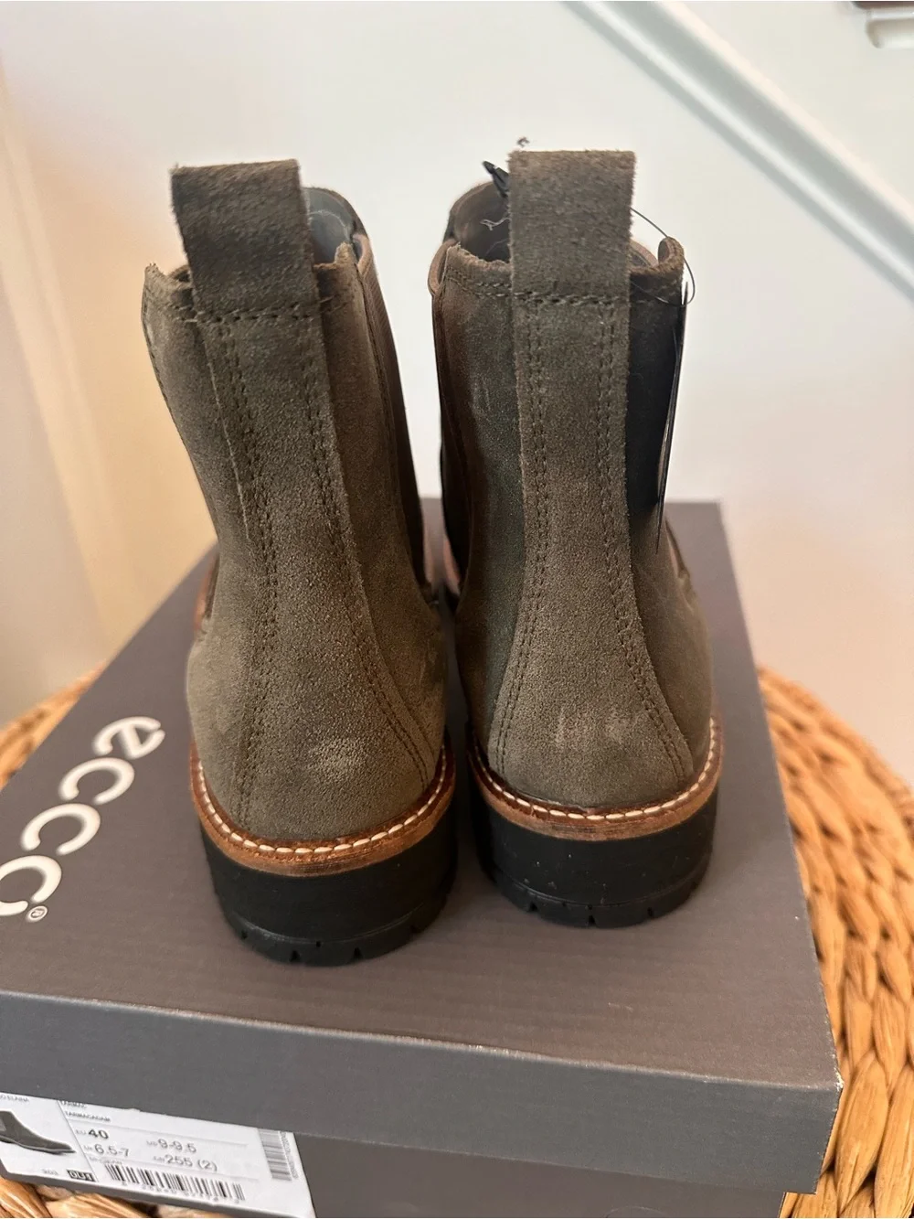 NWT sz 9 Ecco Elaina in Tarmac suede Chelsea style boots HydroMax dark green